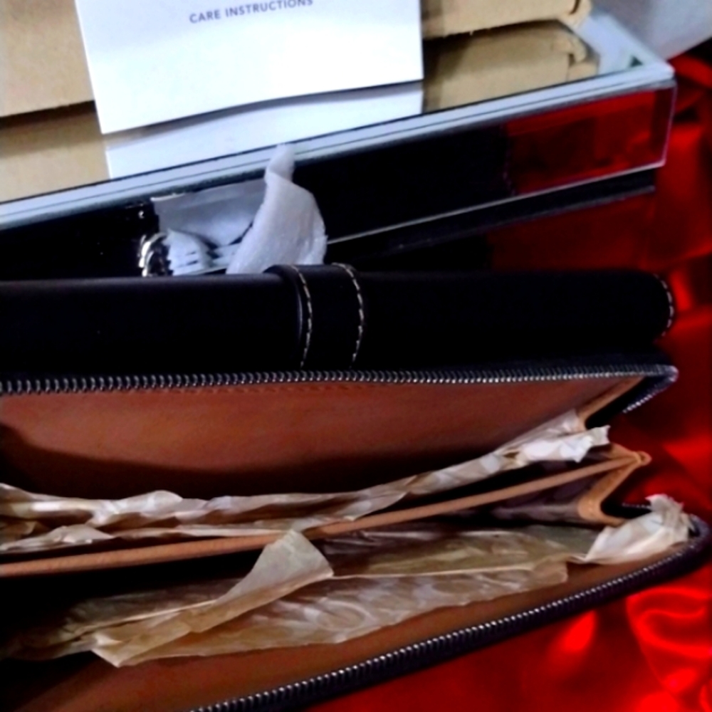 COACH Men's Leather 7.5" Long Carry Wallet 🧱 🛍️ Large COACH Collection🎁 NWT - Picture 5 of 5